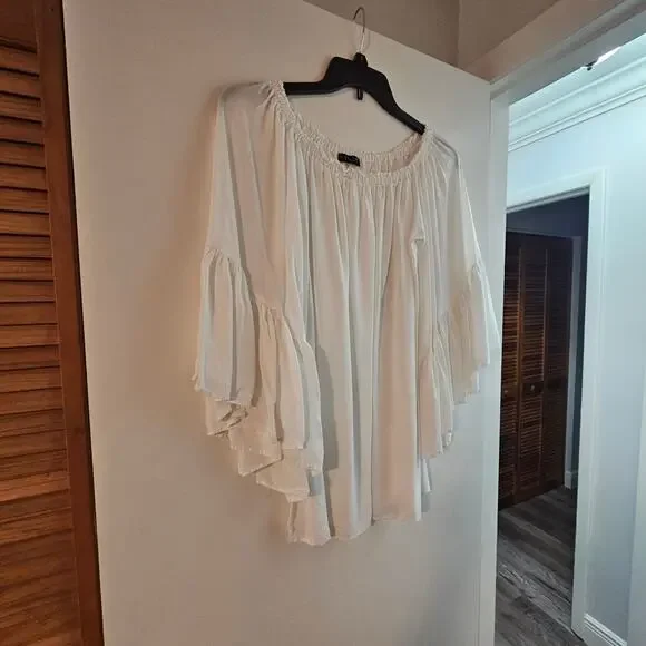 Women's Venus White Shirt/Cover-up One Size Fits All, Never Worn. - Picture 4 of 5